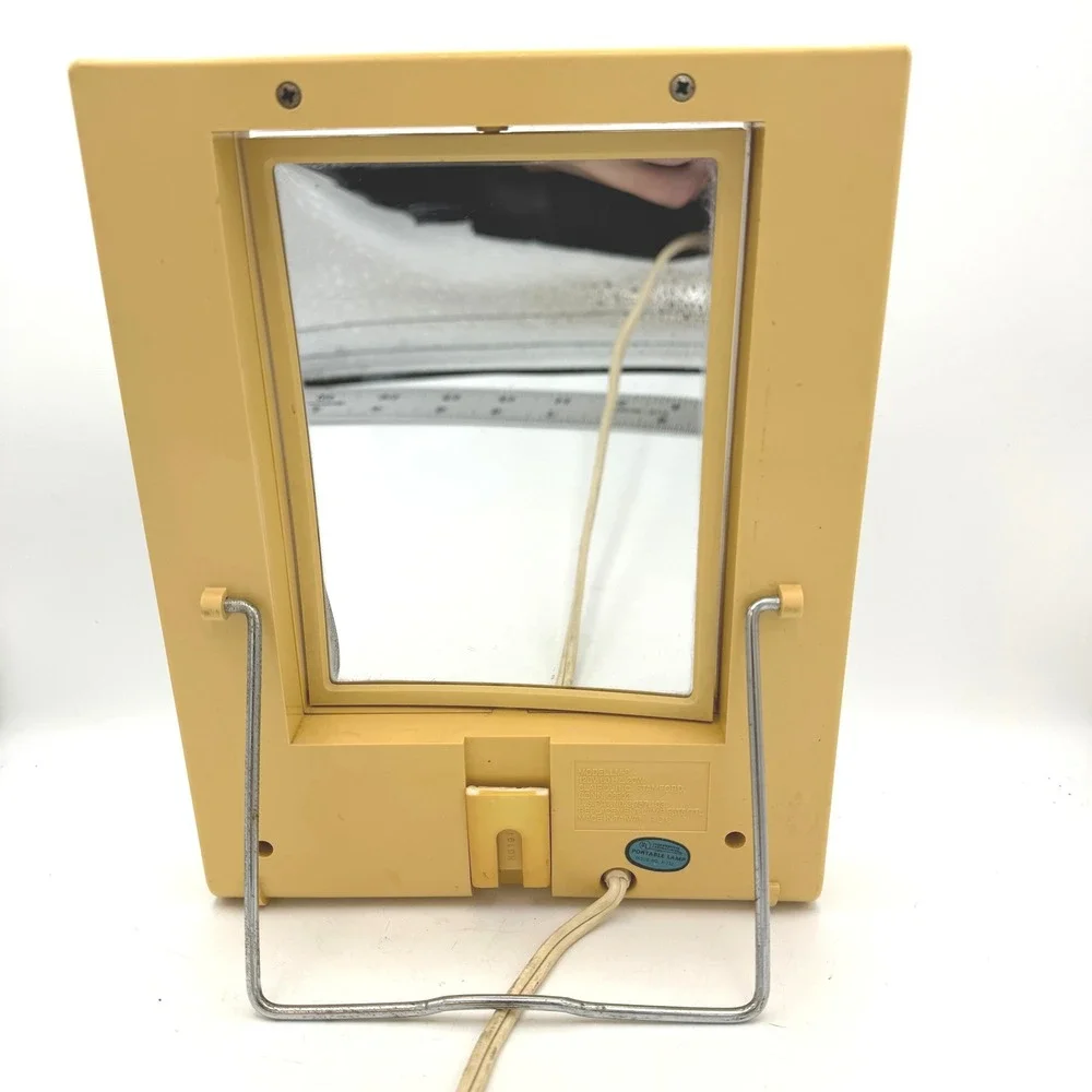 Clairol True-to-Light VIII Makeup Mirror Vintage Tan 4 Light Settings LM-8